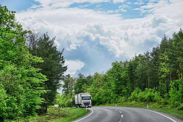 Απαγόρευση κυκλοφορίας φορτηγών μέγιστου επιτρεπόμενου βάρους άνω των 3,5 τόνων κατά τον εορτασμό της 28ης Οκτωβρίου